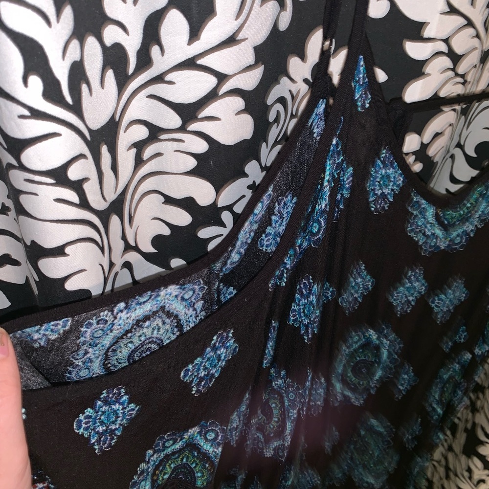 Unique patterned romper - Picture 4 of 7